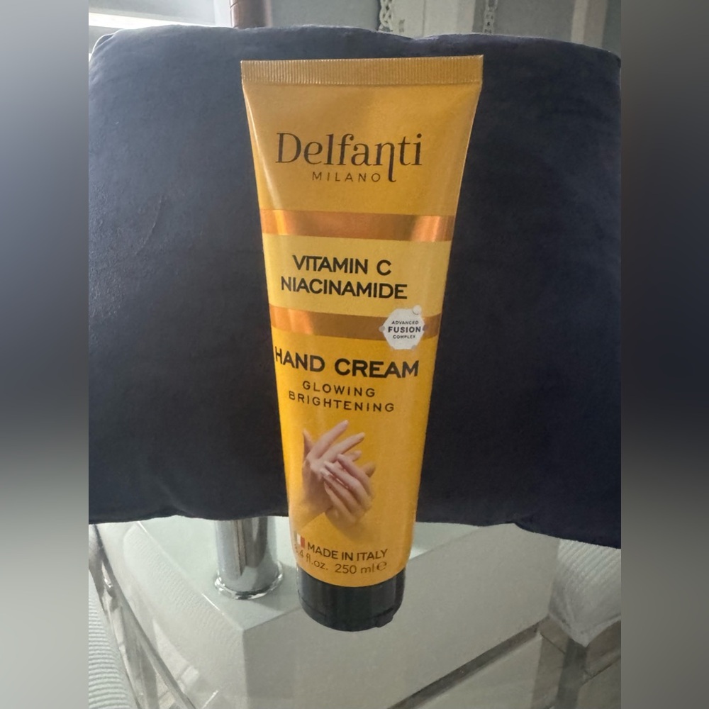 Vitamin C Niacinamide Hand Cream - Gold
